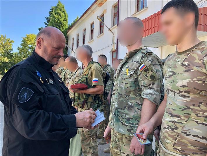 В Севастополе росгвардейцы приняли участие во встрече чудотворной православной иконы