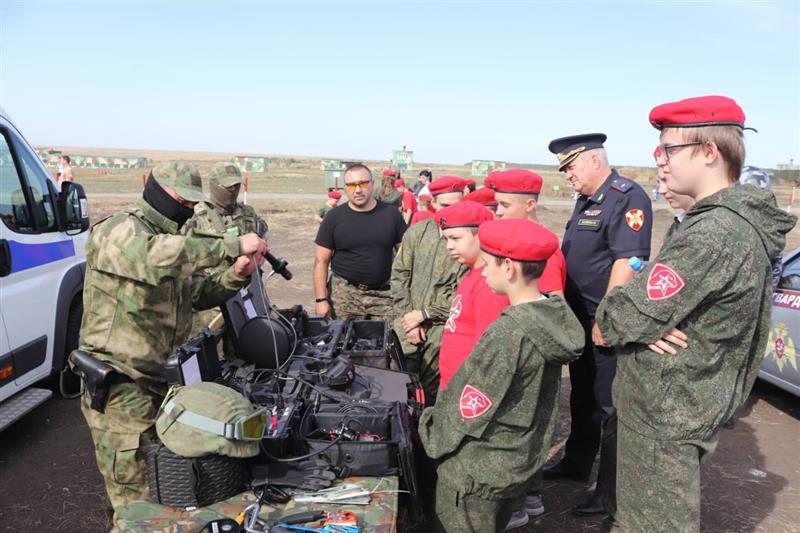 Росгвардейцы принимают участие в военно-техническом форуме «Армия-2020» в Самаре