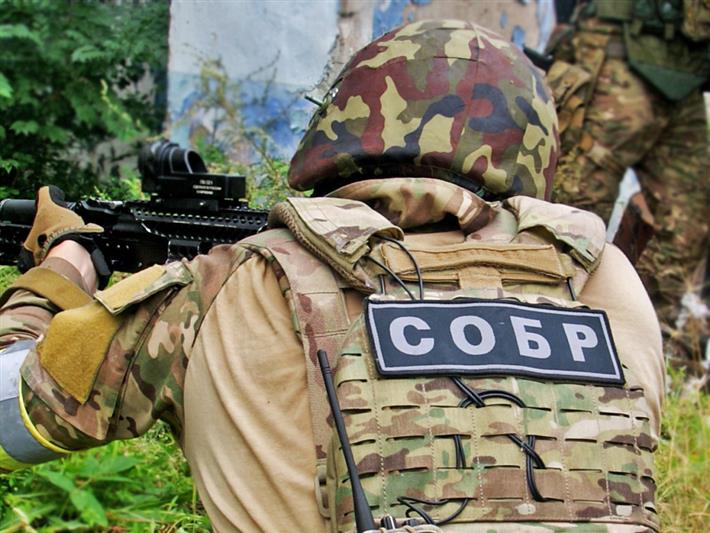 При содействии СОБР Росгвардии в Хакасии задержаны подозреваемые в разбойном нападении на пенсионерку