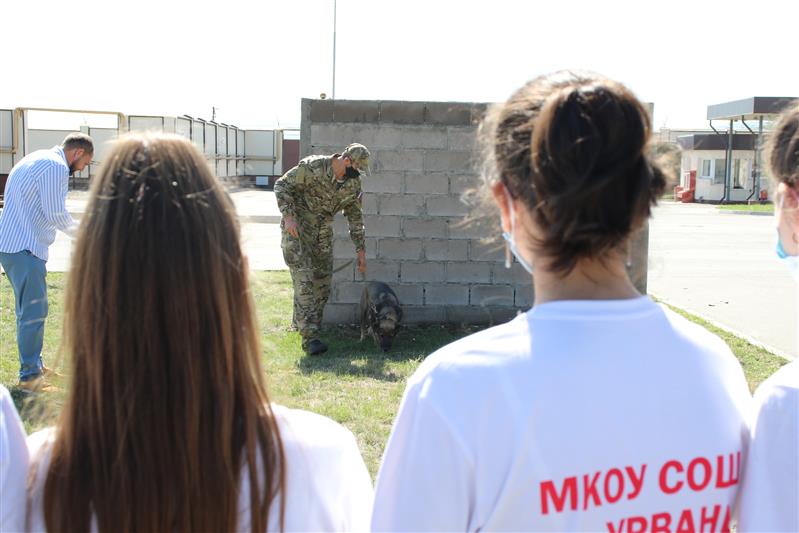 Сотрудники кабардино-балкарского ОМОН провели день открытых дверей для кадетов и школьников