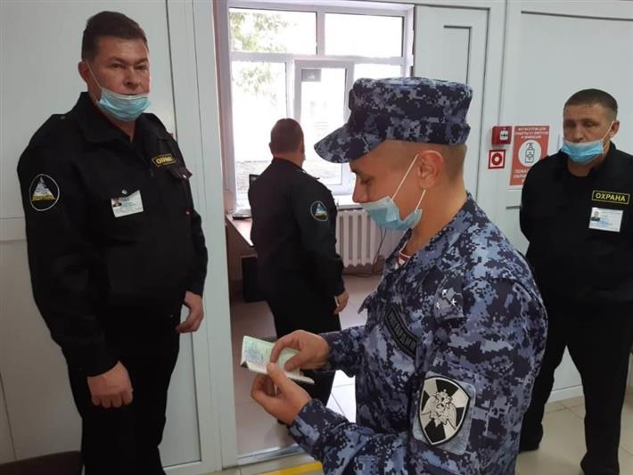 В Тюменской области сотрудники Росгвардии  провели профилактическое мероприятие в Ишимском медицинском колледже