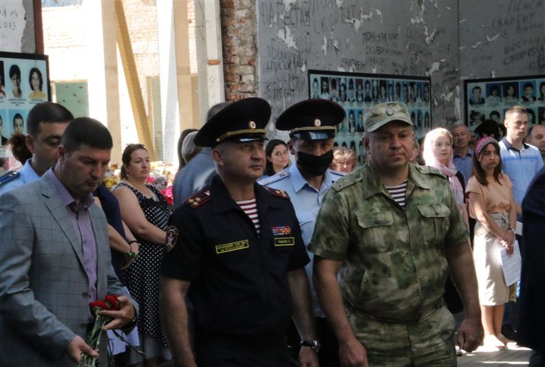 В Северной Осетии росгвардейцы почтили память жертв бесланской трагедии 