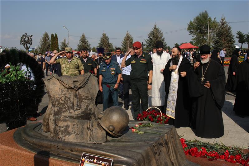 В Северной Осетии росгвардейцы почтили память жертв бесланской трагедии 