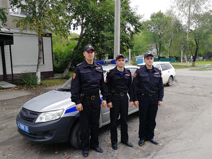В Амурской области сотрудники Росгвардии спасли мужчину во время пожара