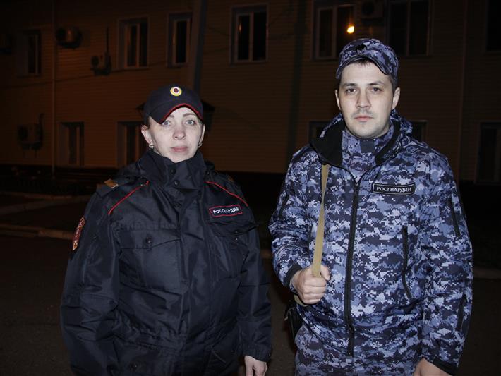 Росгвардейцы спасли хабаровчанина, не рассчитавшего силы во время заплыва через Амур