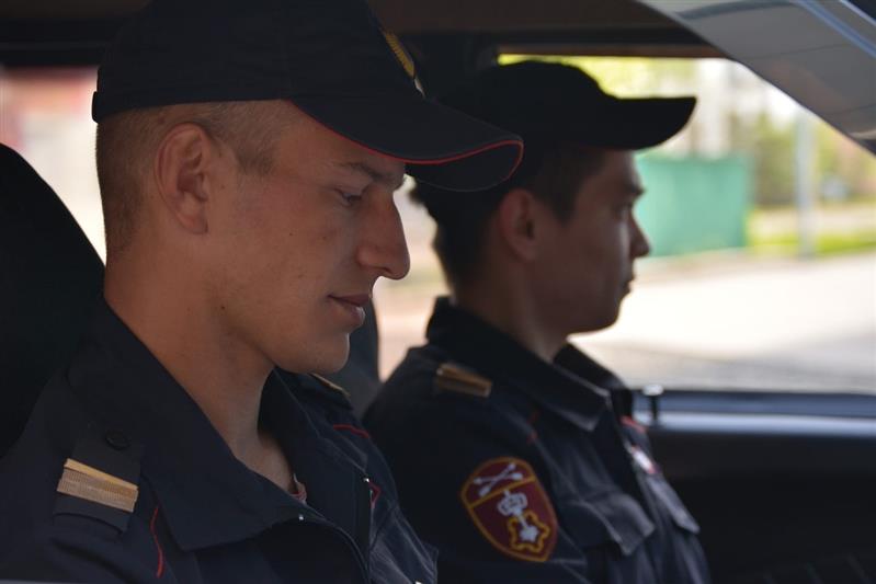 Омские росгвардейцы помогли потерявшейся пенсионерке вернуться домой