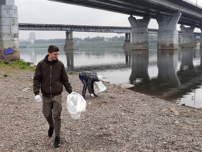 В Кузбассе росгвардейцы поучаствовали во Всероссийском субботнике «Зеленая Россия»