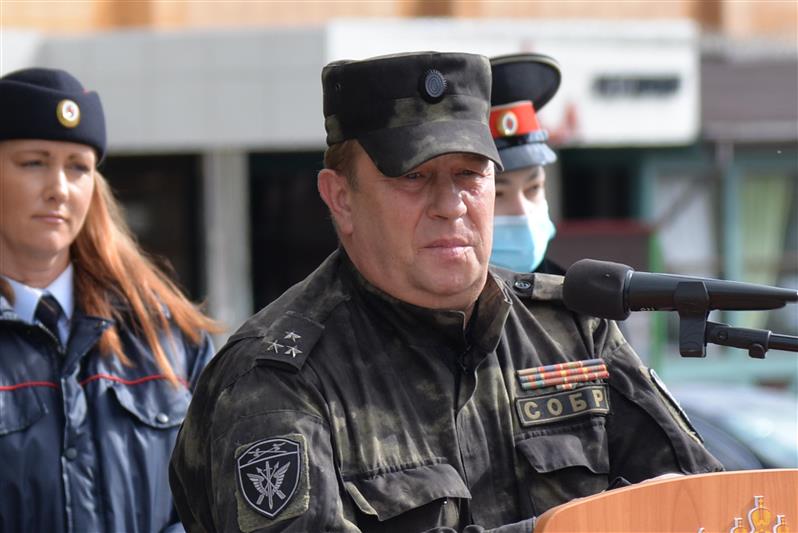 Росгвардейцы высадили в Кургане ели в память о павших товарищах