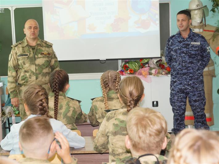 «Пятый гвардейский». В иркутской гимназии №44 открылся еще один класс Росгвардии
