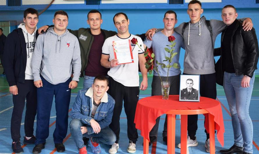В Нижнем Новгороде росгвардейцы почтили память погибшего товарища турниром по мини-футболу
