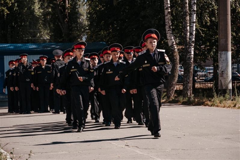 Представители Росгвардии поздравили воспитанников Михайловского кадетского корпуса с посвящением в кадеты