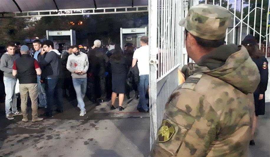 Росгвардейцы обеспечили правопорядок во время проведения футбольного матча во Владикавказе 