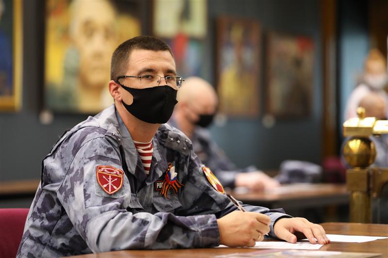 Статс-секретарь – заместитель директора Федеральной службы войск национальной гвардии Российской Федерации генерал-полковник Олег Плохой принял участие в торжественном открытии Всероссийской акции «Диктант Победы» (видео)