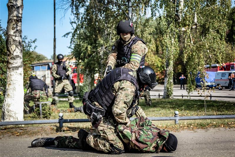 Сотрудники пензенского ОМОН приняли участие в совместных учениях с МЧС