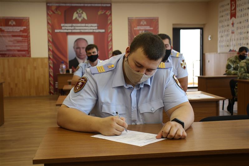 На Северном Кавказе Росгвардия поддержала всероссийскую акцию «Диктант Победы»