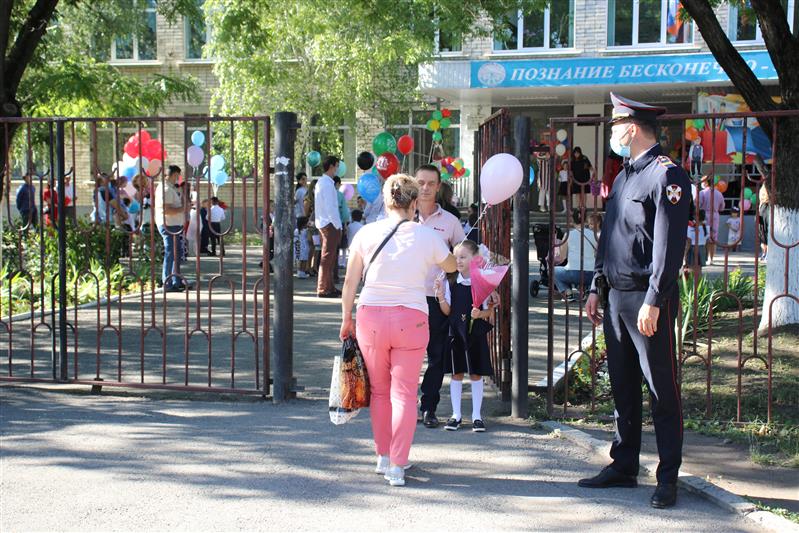 На Северном Кавказе Росгвардия обеспечила безопасность граждан в День знаний
