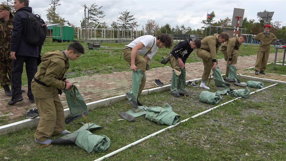 На Сахалине росгвардейцы организовали военно-спортивные соревнования для школьников