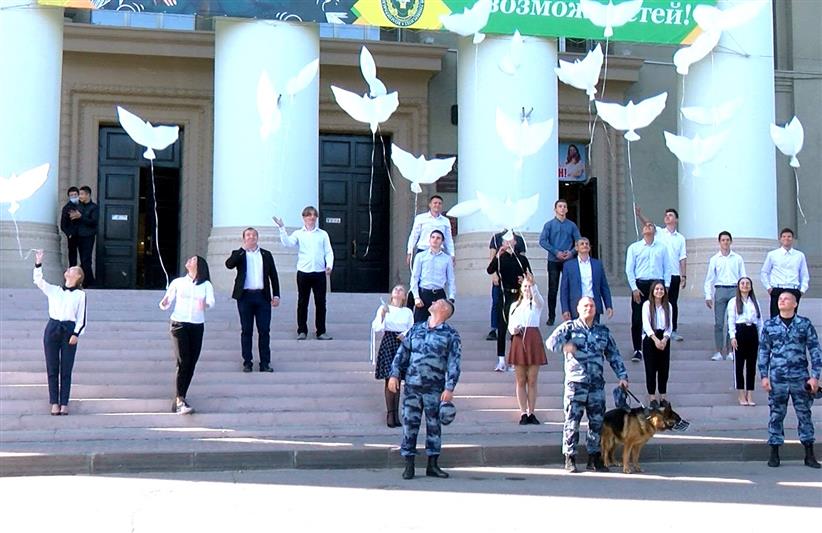 Волгоградские росгвардейцы посвятили встречу со студентами  аграрного университета Международному дню мира. 