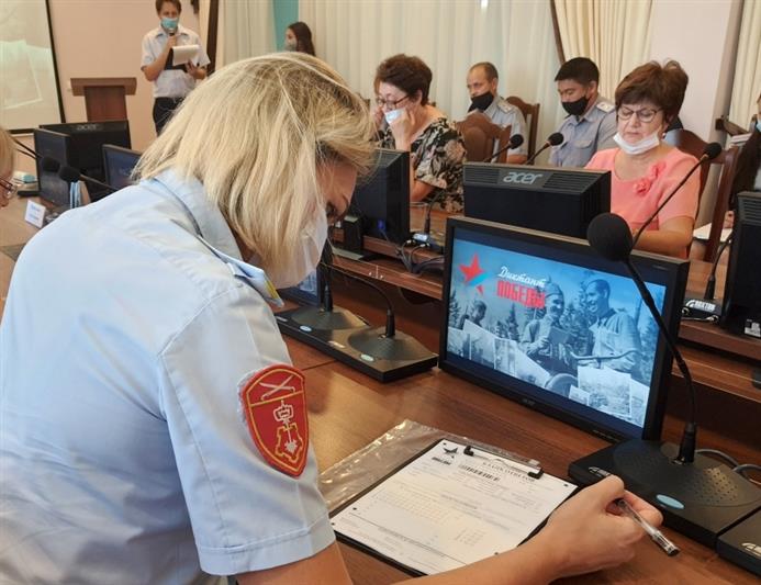Росгвардейцы Южного округа написали Диктант Победы (фото, видео)
