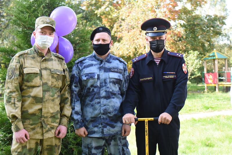 Столичные росгвардейцы присоединились к Всероссийской акции «Лес Победы»