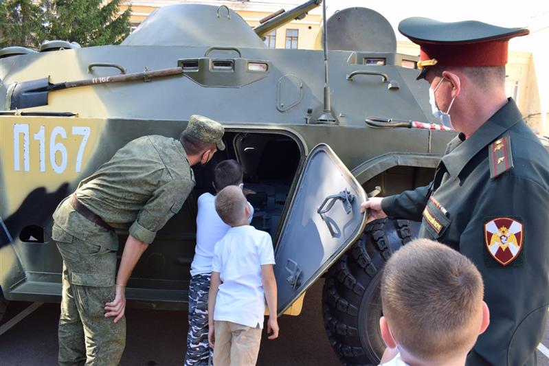 В казанском батальоне Росгвардии состоялось мероприятие, посвященное началу нового учебного года
