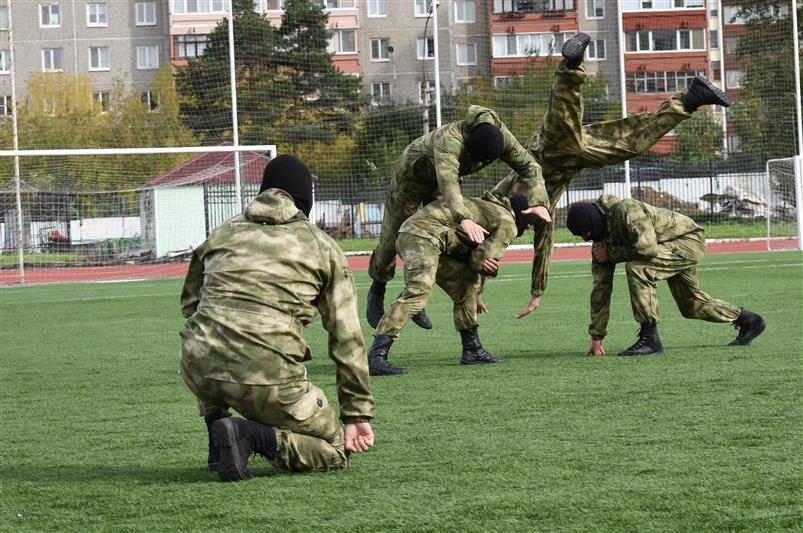Бойцы взвода спецназа калиновского полка Росгвардии приняли участие в открытии всероссийской военно-спортивной игры 