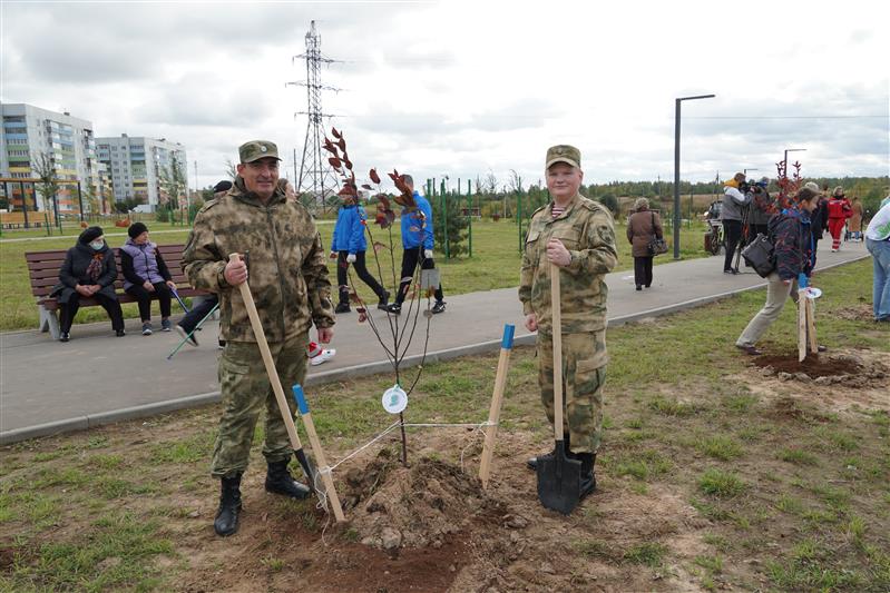 Новгородские росгвардейцы приняли участие в международной акции «Сад памяти»