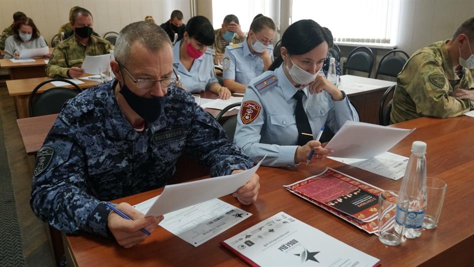 Росгвардейцы Северо-Западного округа написали «Диктант Победы»