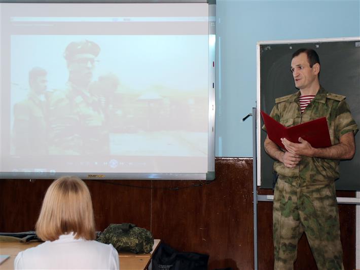 В Ставрополе росгвардейцы провели патриотическое мероприятие, приуроченное ко дню рождения генерал-полковника Анатолия Романова