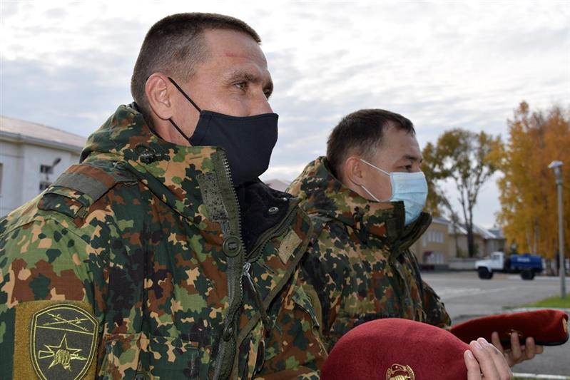 Военнослужащие лесновского полка Росгвардии почтили память погибшего офицера воинской части