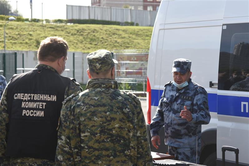 В Москве прошли совместные занятия сотрудников ОМОН Росгвардии и Следственного комитета (видео)