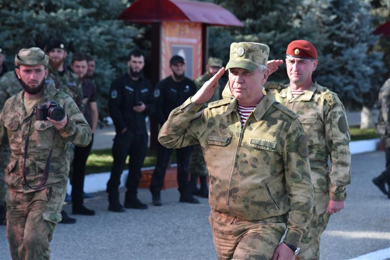 В Грозном обладателями краповых беретов стали 12 спецназовцев(видео)