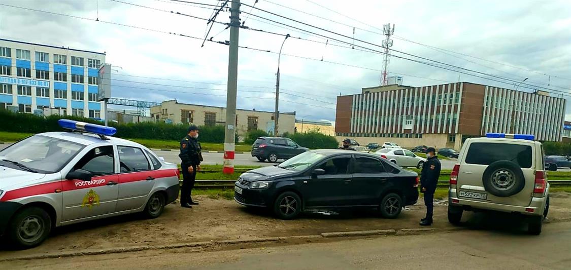 В Ульяновске сотрудники Росгвардии задержали подозреваемого в угоне автомобиля 