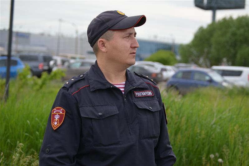 В Омске росгвардейцы задержали подозреваемых в разбойном нападении 