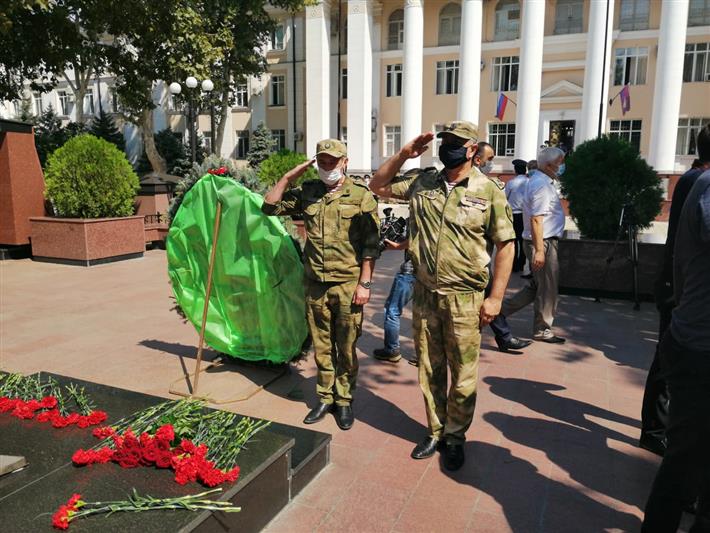 В Дагестане росгвардейцы почтили память сотрудников, погибших при исполнении служебных обязанностей