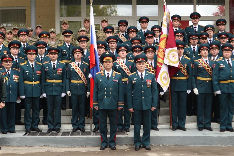 Командующий Уральским округом Росгвардии вручил калиновскому соединению Боевое знамя нового образца