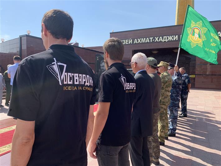 В Чеченской Республике росгвардейцы принимают участие в автопробеге «От героя к герою»