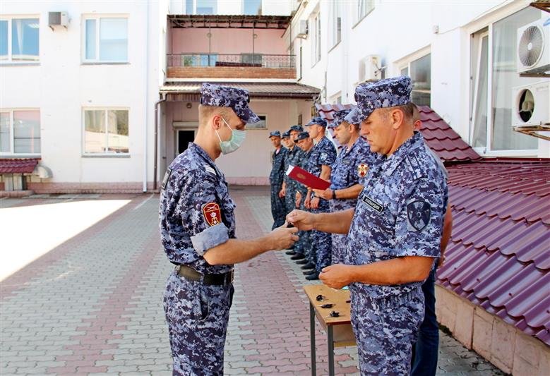 Крымские подразделения вневедомственной охраны Росгвардии получили новые служебные автомобили