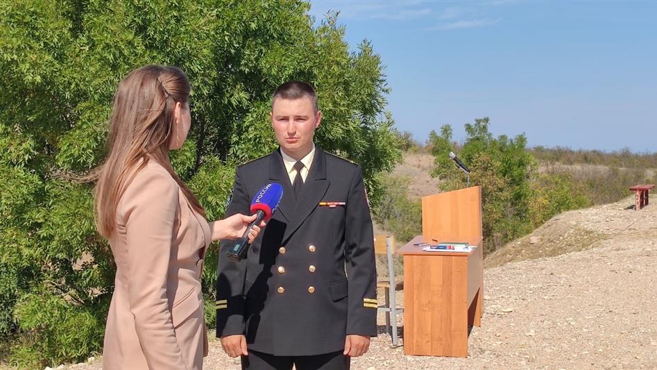 Военнослужащие Росгвардии написали Диктант Победы на площадке у Крымского моста (видео)