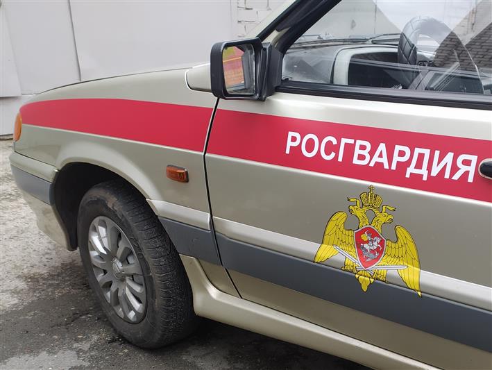 В Барнауле росгвардейцами задержан подозреваемый в хранении наркотиков в крупном размере