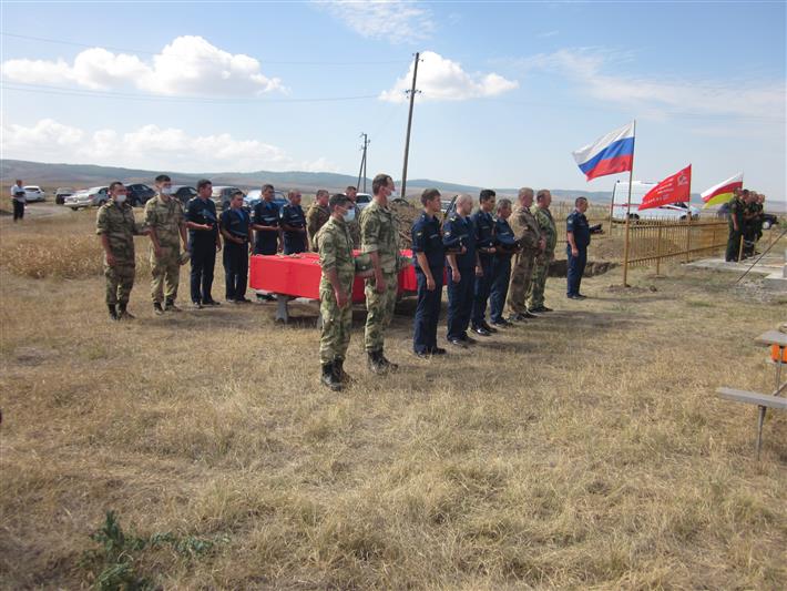  Военнослужащие Росгвардии приняли участие в церемонии перезахоронения останков советских воинов в Северной Осетии