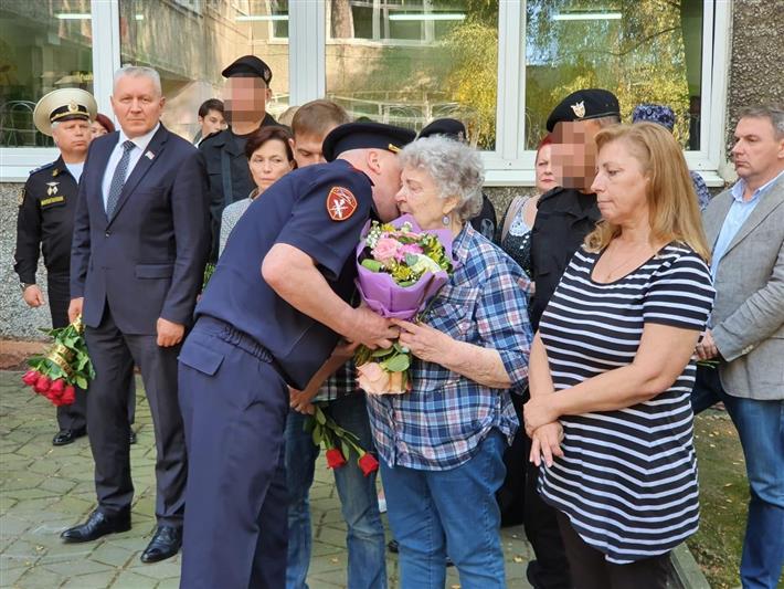 В Калининграде открыли мемориальную доску памяти погибшего офицера ОМОН