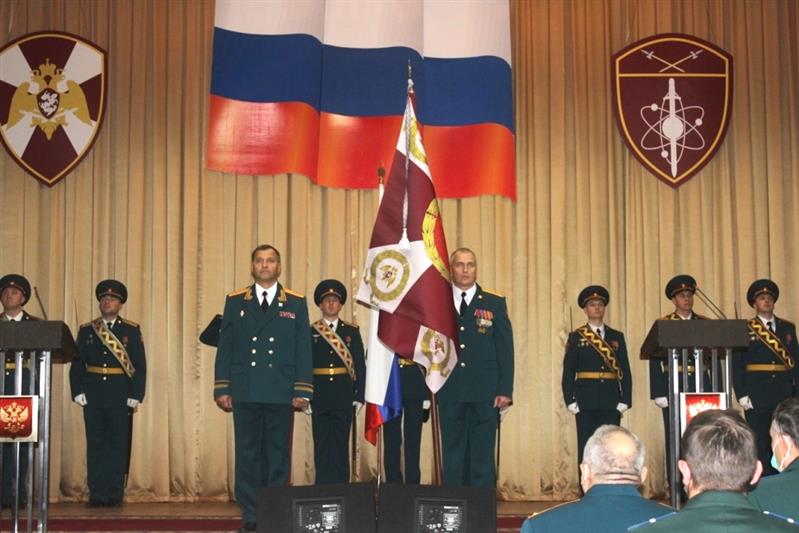 Командующий Уральским округом Росгвардии вручил калиновскому соединению Боевое знамя нового образца