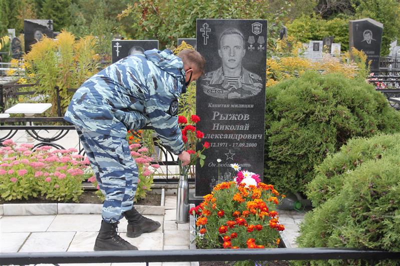 В Марий Эл бойцы ОМОН Росгвардии почтили память боевого товарища