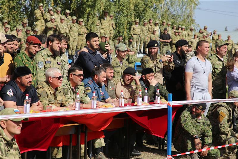 В Грозном обладателями краповых беретов стали 12 спецназовцев(видео)