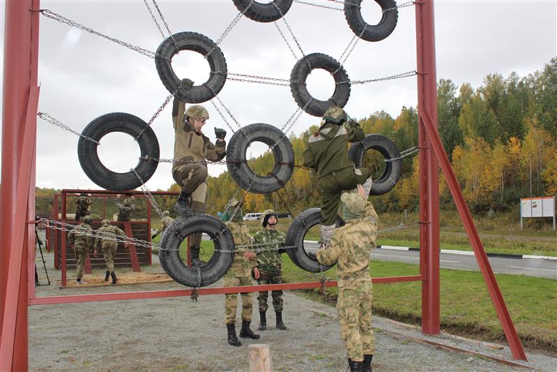 Военнослужащие отряда специального назначения «Ермак» провели для школьников занятия по высотной подготовке