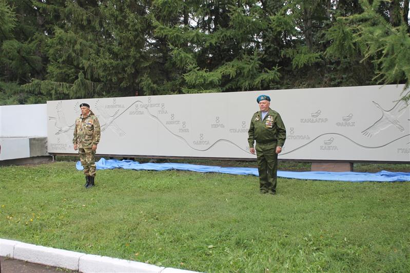 Военнослужащие Росгвардии приняли участие в открытии воинского мемориала в Омской области