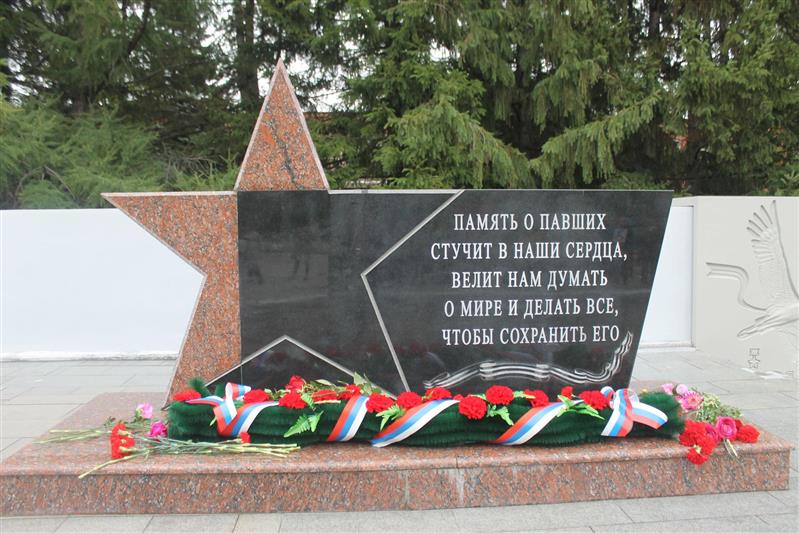 Военнослужащие Росгвардии приняли участие в открытии воинского мемориала в Омской области