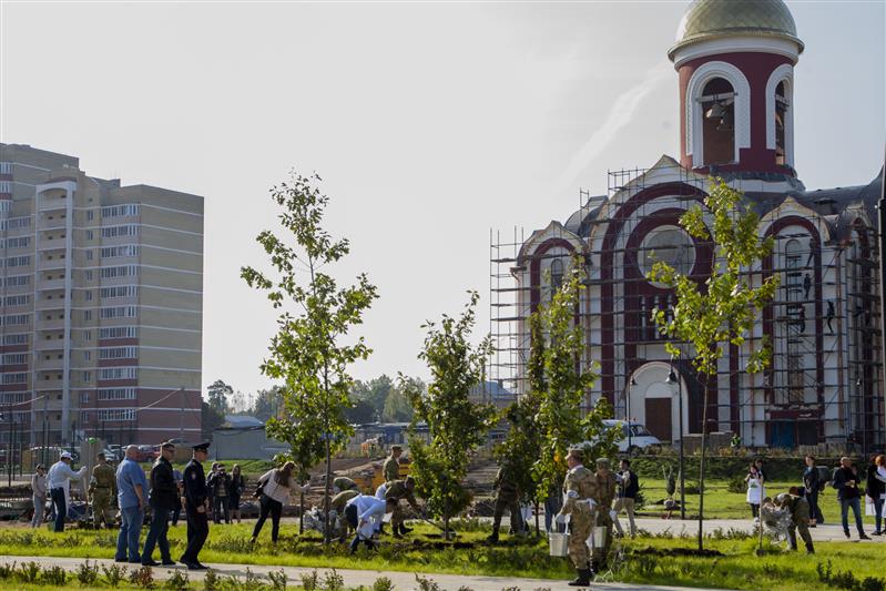 У строящегося главного храма Росгвардии прошла экологическая акция (фото)