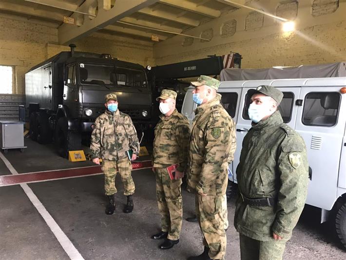 В Уральском округе Росгвардии стартовал перевод вооружения, военной и специальной техники на зимний период эксплуатации